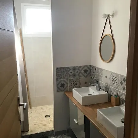 Quarto em Acomodações Particulares Havre De Paix Avec 2 Et Salle De Bain Claix (Charente)